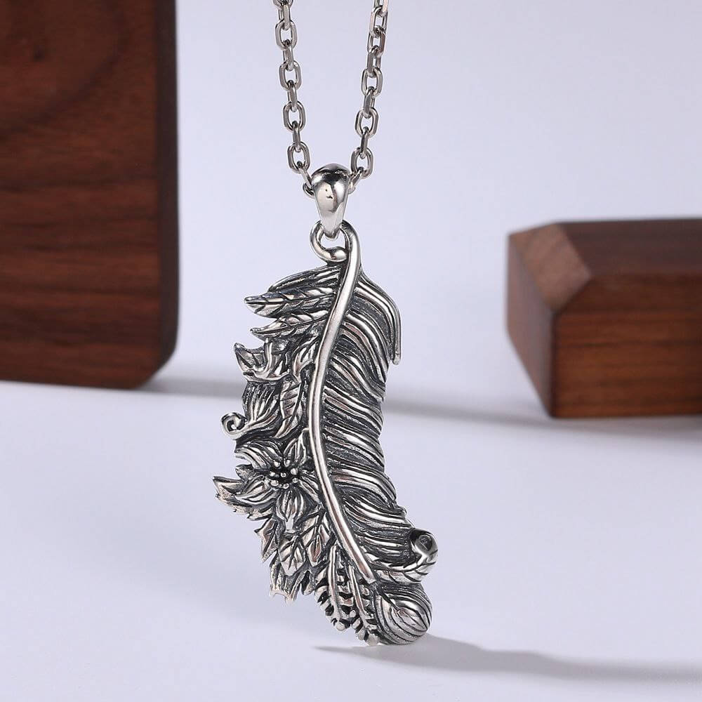 Lotus Leaf Pattern Pendant Necklace - Image 3