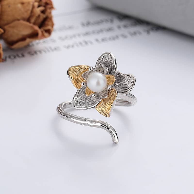 Baroque Irregular Two Tone Pearl Vine Ring - Image 3