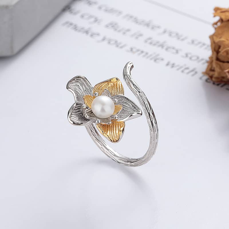 Baroque Irregular Two Tone Pearl Vine Ring - Image 4