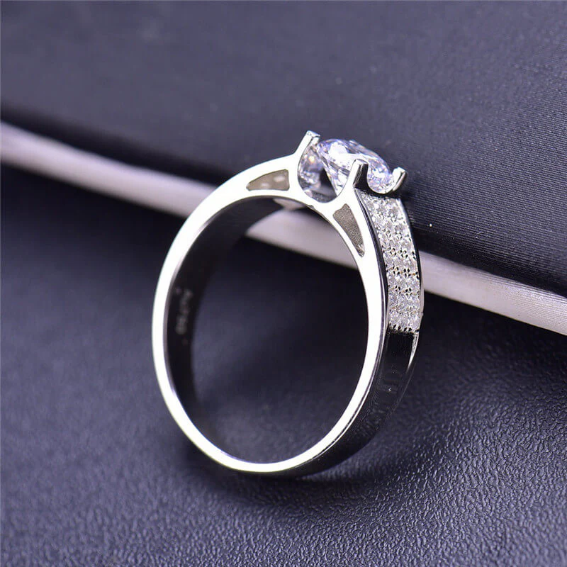 Certified Moissanite Men's Classic Band - Image 4