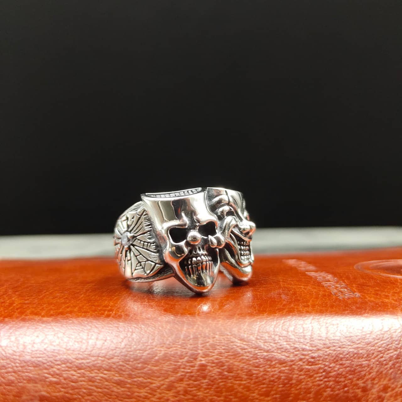 Good & Evil Clown Ring - Image 4