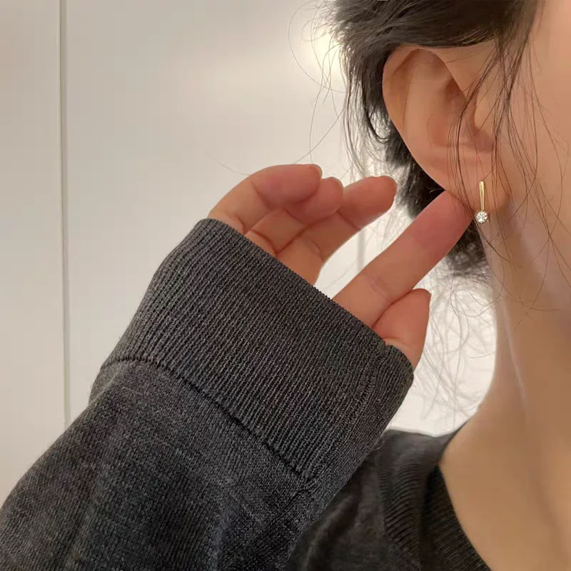 High Heel Moissanite Dangle Earrings - Image 5