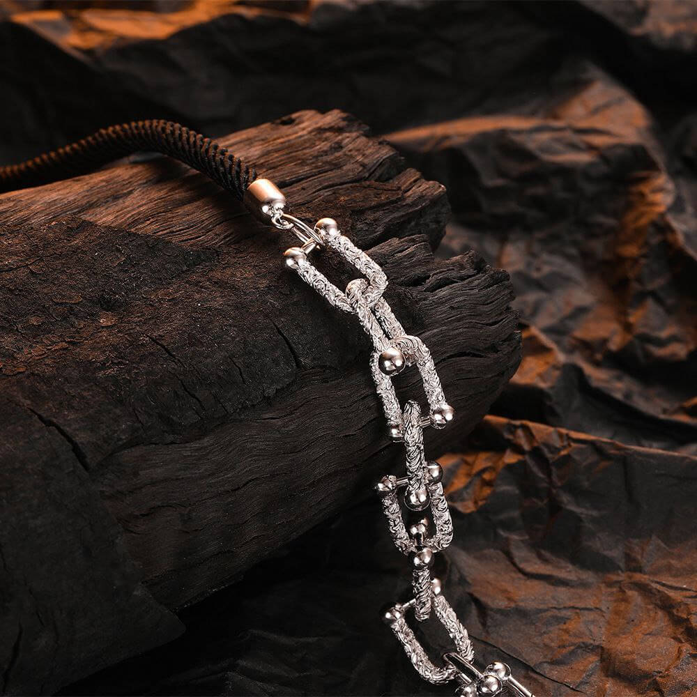 Horseshoe Chain Tang Grass Pattern Statement Necklace - Image 3