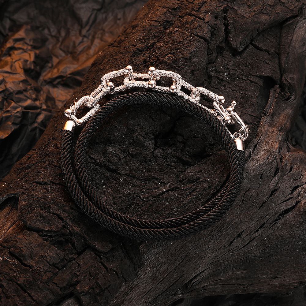 Horseshoe Chain Tang Grass Pattern Statement Necklace - Image 4