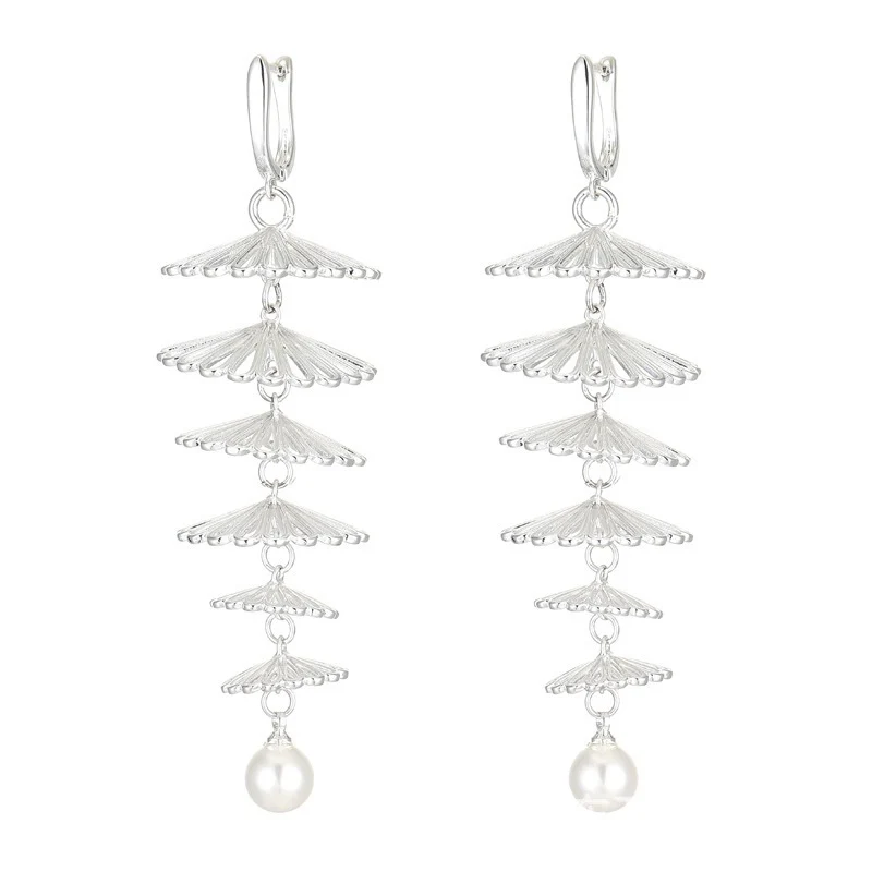 Multi-layer Hollowed-out Flower Pearl Earrings - Image 4