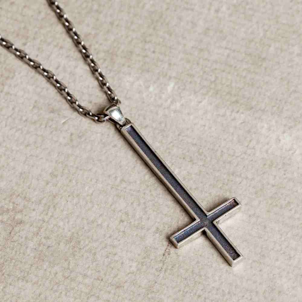 Vintage Silver Inverted Cross Necklace - Image 4