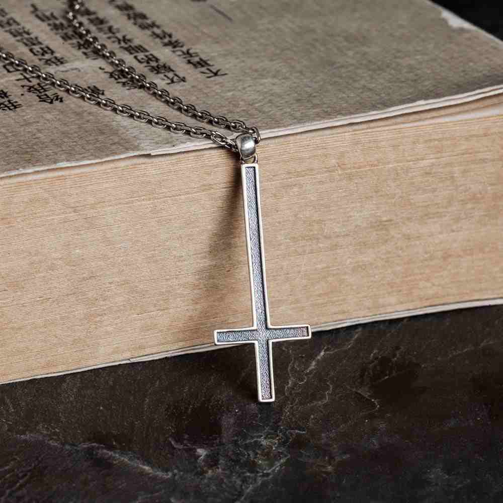 Vintage Silver Inverted Cross Necklace - Image 5